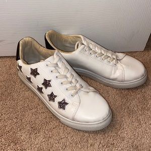 6.5 women’s sneakers (Bella Mar)
